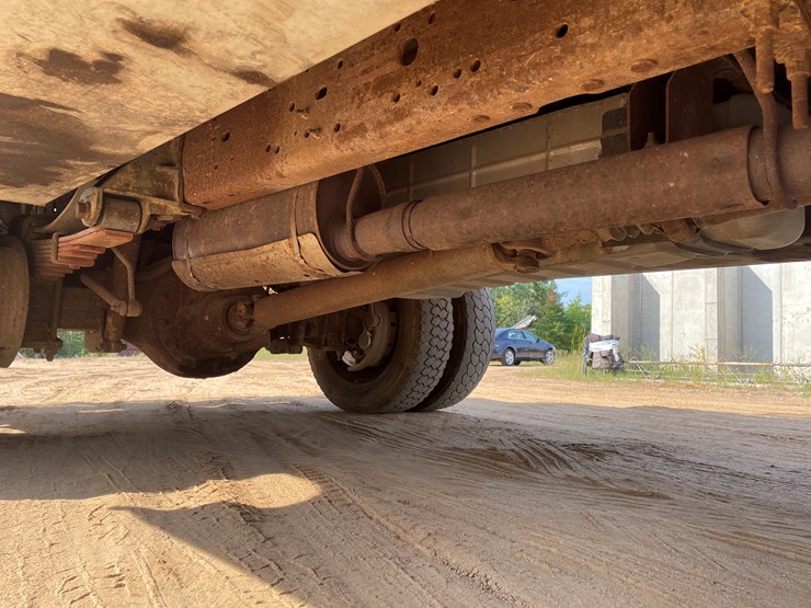 2001-ford-f550-image-21