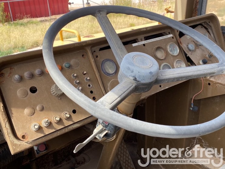 caterpillar-d25c-image-27