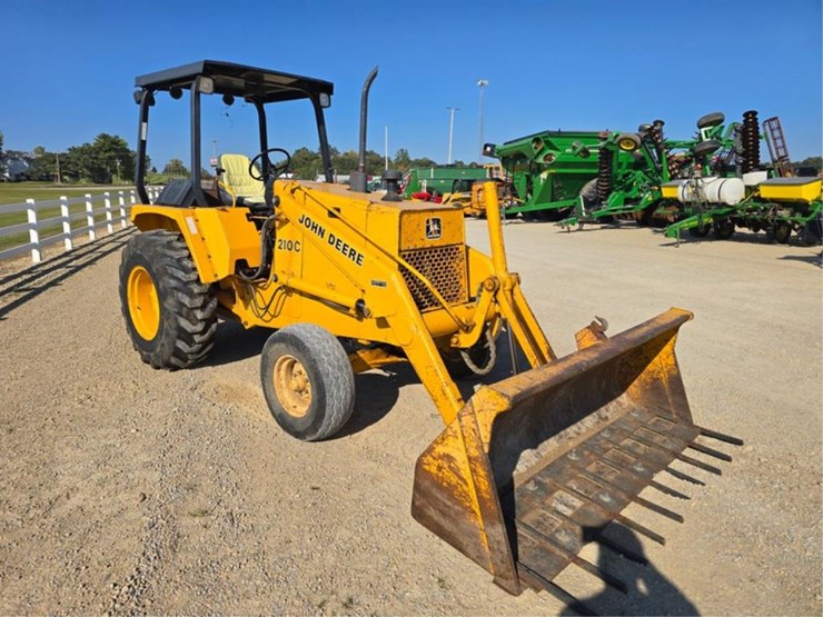 deere-210c-image-9