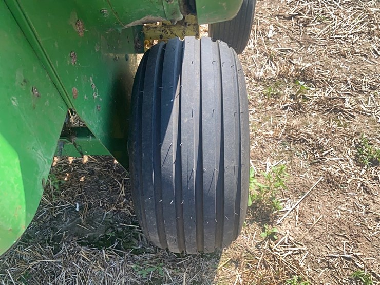 john-deere-328-image-33