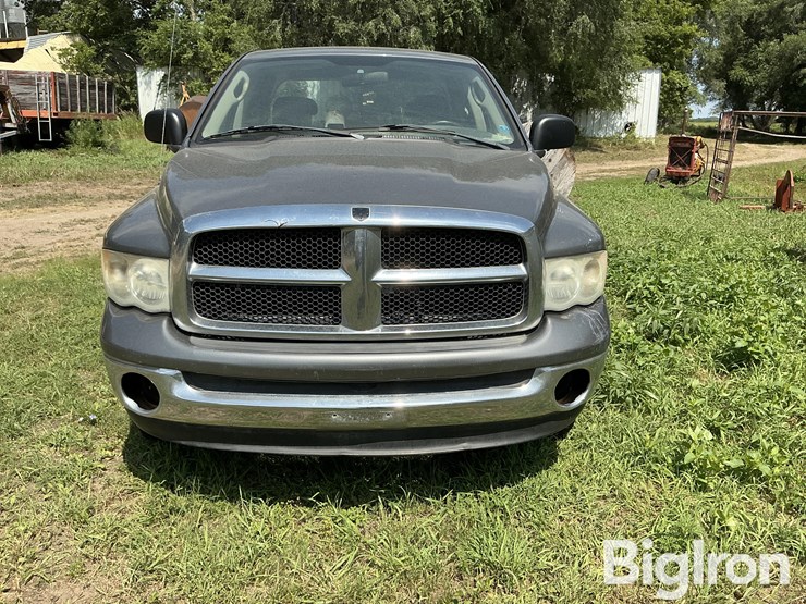 2005-dodge-ram-1500-image-2