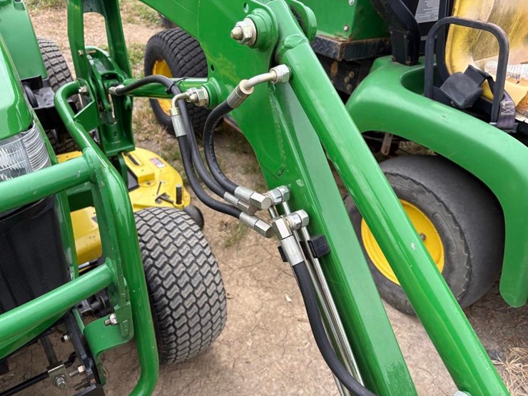 john-deere-2305-image-9