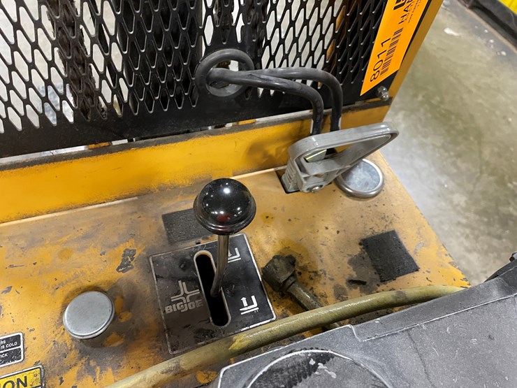 #8011-•-big-joe-electric-walk-behind-forklift-image-6