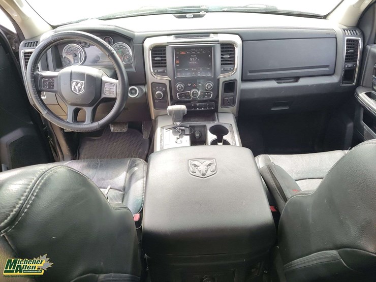2013-ram-1500-sport-4x4-crew-cab-sb-image-9