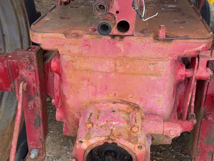 farmall-560-image-31