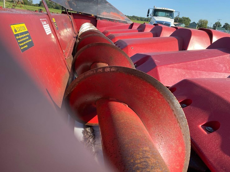 case-ih-1063-image-25