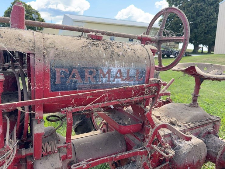 farmall-f-12-image-37