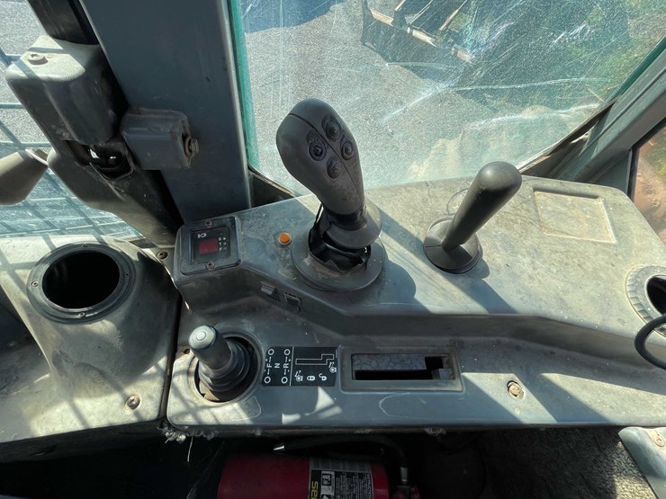 2000-john-deere-660-image-41