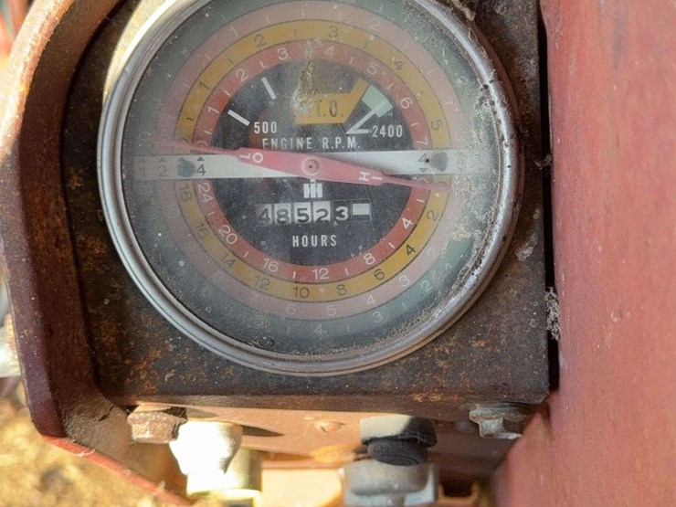farmall-806-image-50