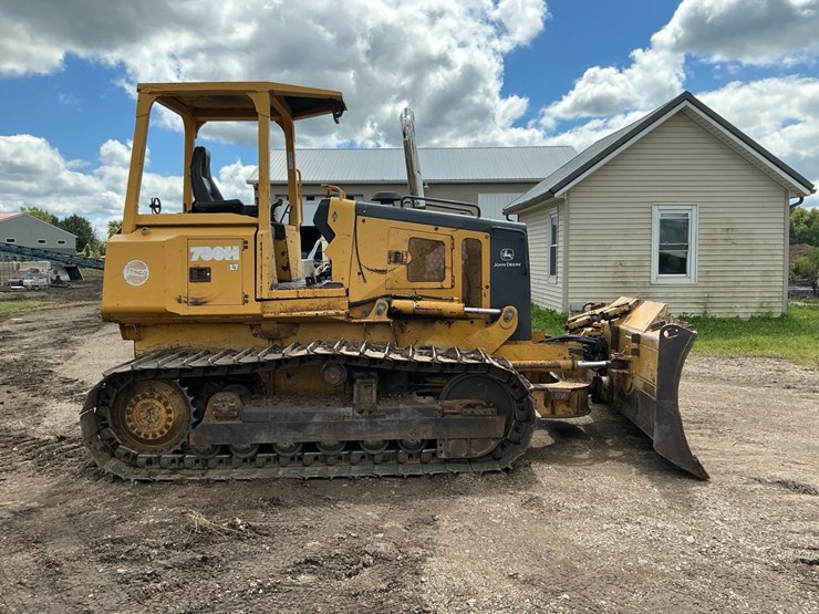 2002-deere-700h-image-12