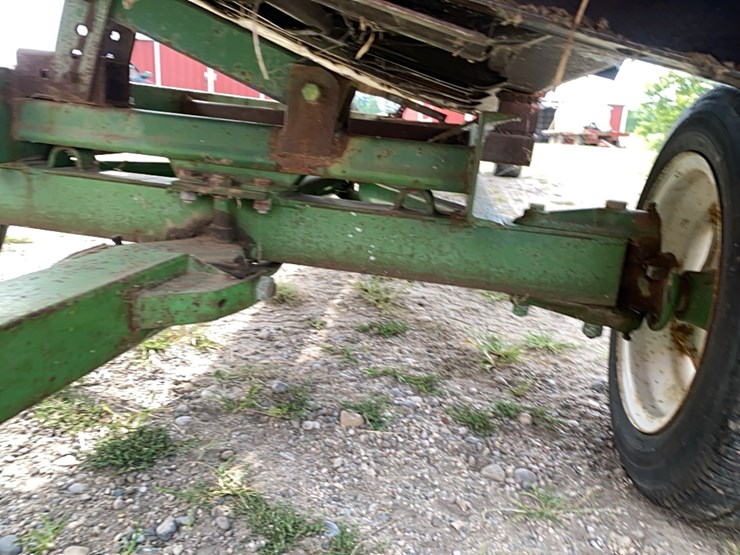 john-deere-header-cart-image-1