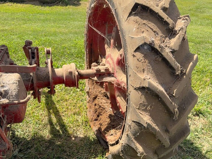 farmall-f-12-image-19