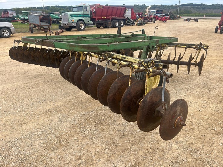 john-deere-210-image-3
