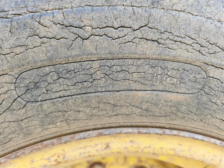 john-deere-100-image-28