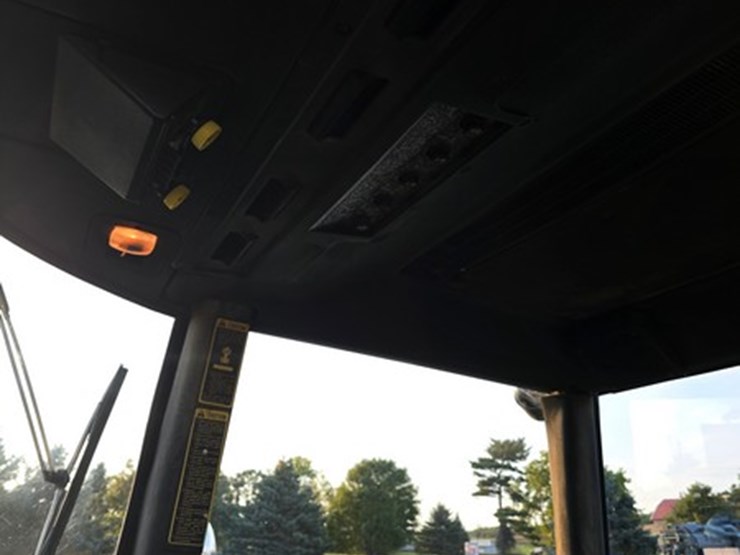 john-deere-8640-image-29