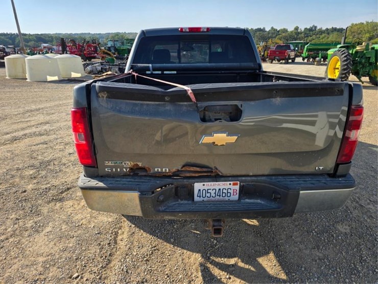 2011-chevrolet-2500-image-4