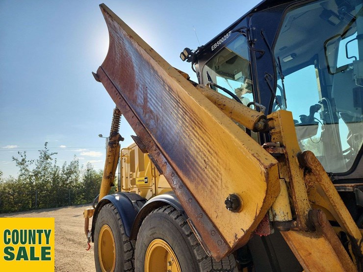 2020-caterpillar-150-awd-image-34