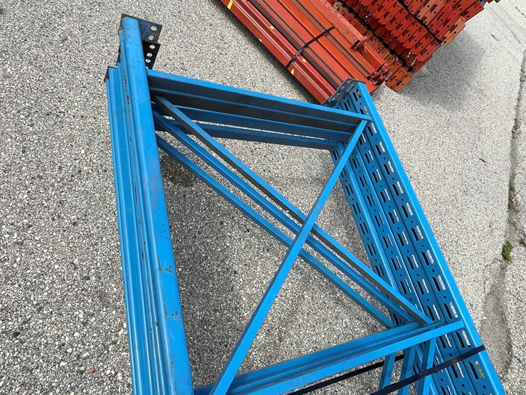 #1360-•-10'-pallet-racking-uprights-image-11