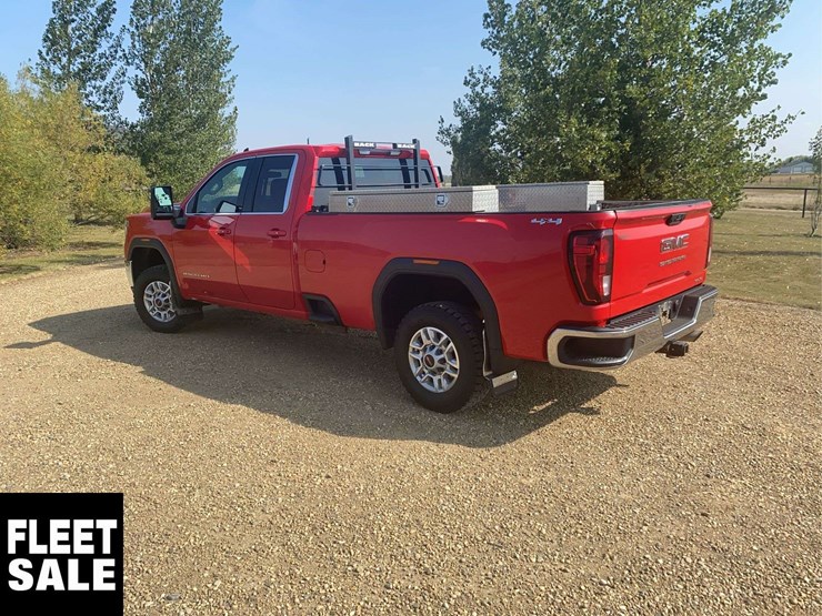 2021-gmc-sierra-2500hd-image-2