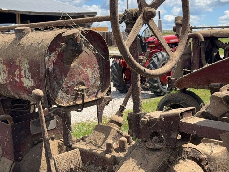 farmall-f-20-image-34