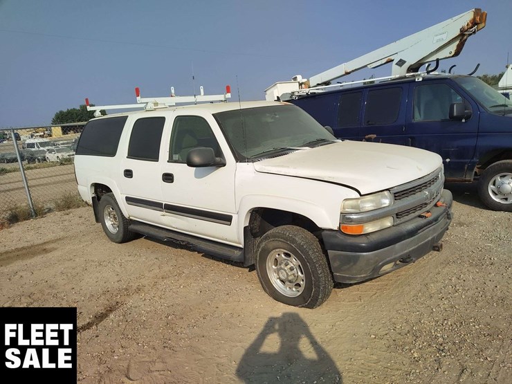 2006-chevrolet-suburban-image-10