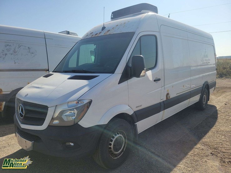 2015-mercedes-benz-sprinter-2500-image-1