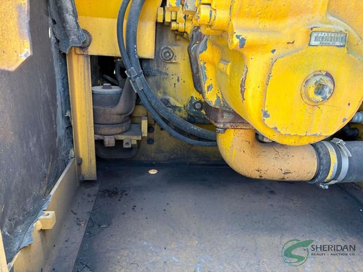 komatsu-pc220-lc-image-12