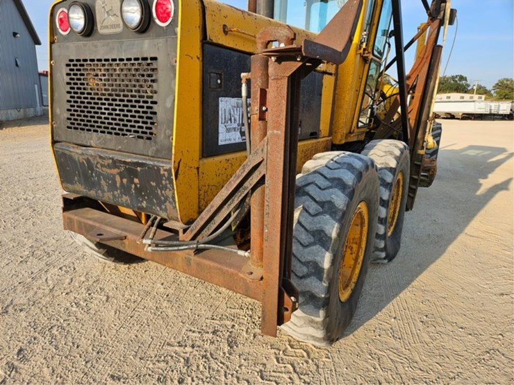 2012-deere-770a-image-29