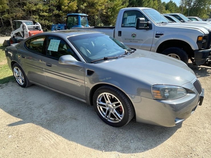 2007-pontiac-grand-prix-car-image-3