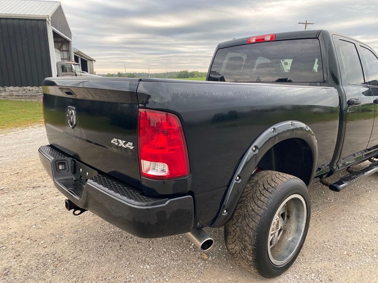 2016-dodge-1500-image-15