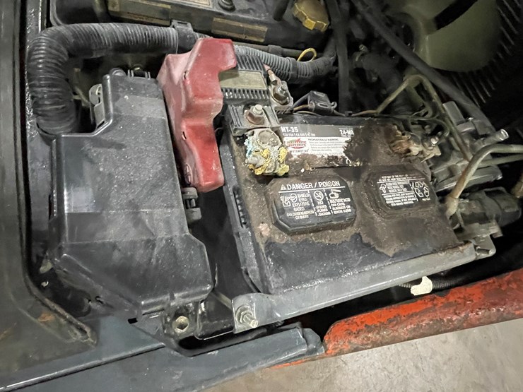 #8019-•-toyota-lp-powered-forklift-image-33