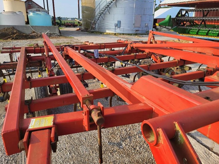 case-ih-4200-image-39