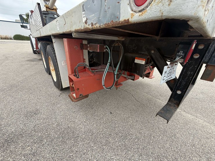 #2500-•-2005-freightliner-boom-truck-(has-wi-title)-(seymour,-wi)-image-25