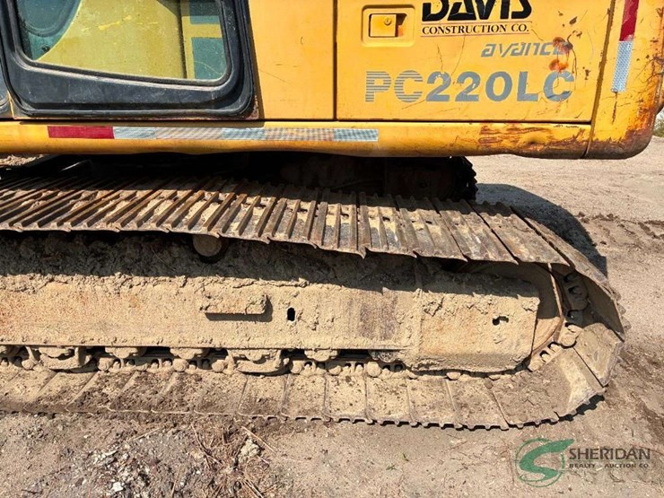 komatsu-pc220-lc-image-3