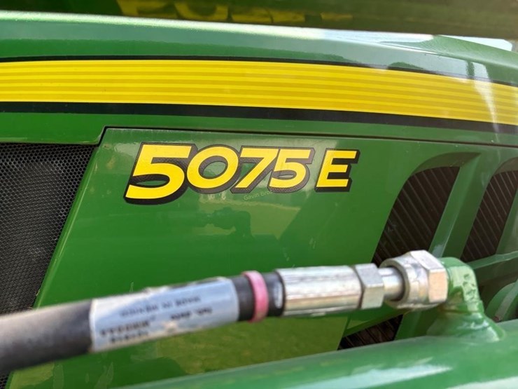 2018-john-deere-5075e-image-12