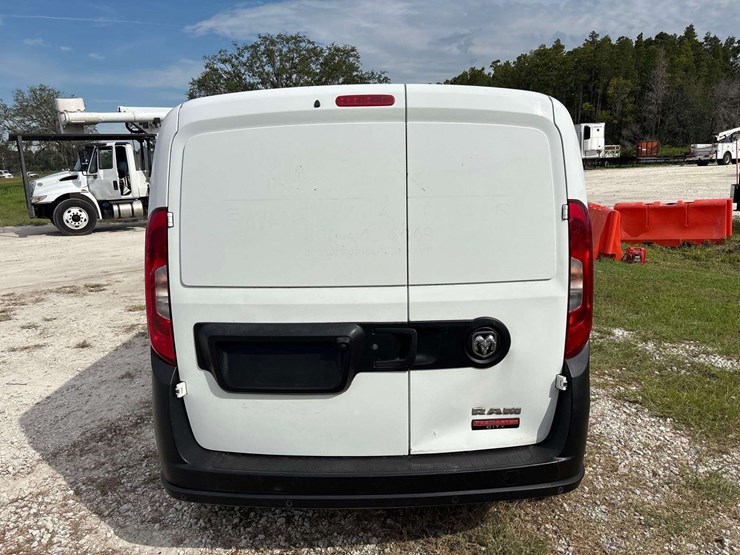 2017-ram-promaster-city-image-26