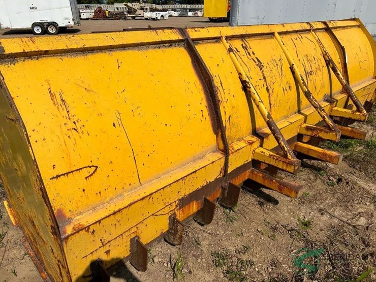 16ft-snow-push-box-image-7