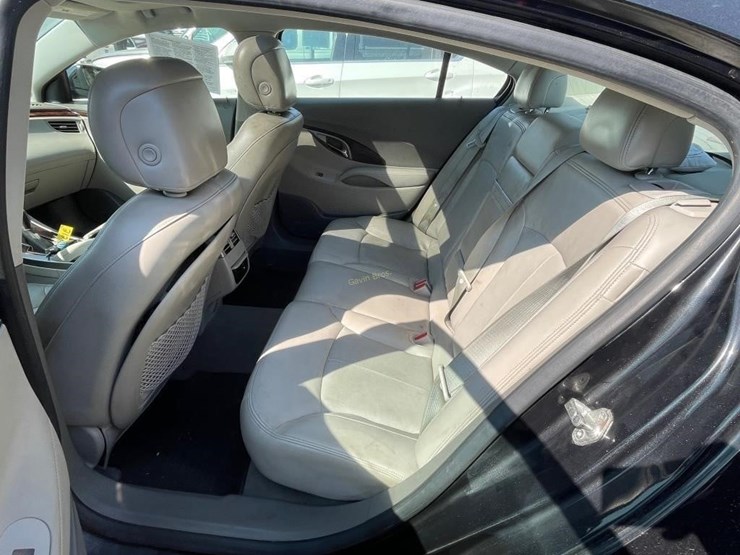 2011-buick-lacrosse-cxl-car-image-9