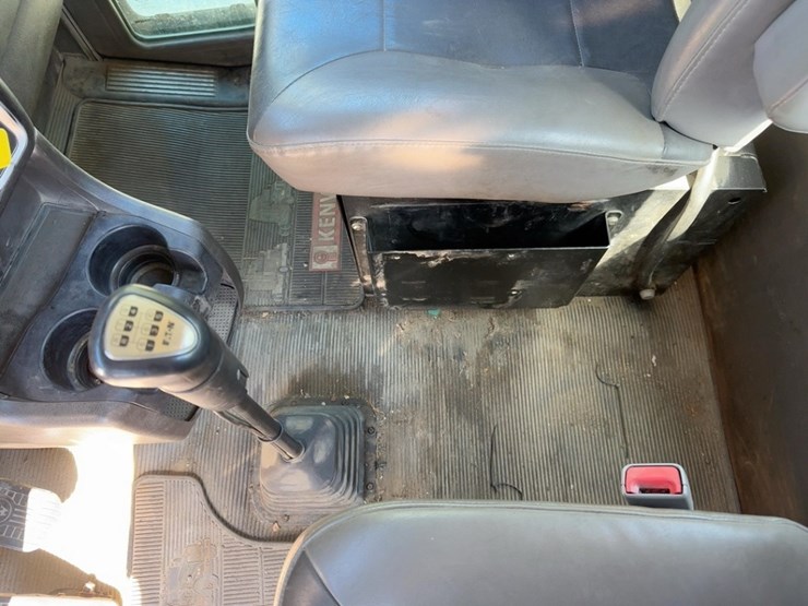 2015-kenworth-t800-image-25