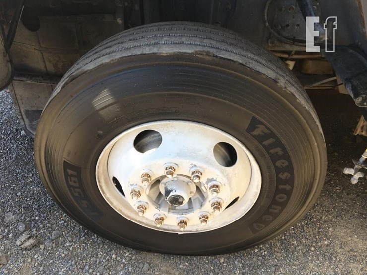 2006-freightliner-fc80-image-12