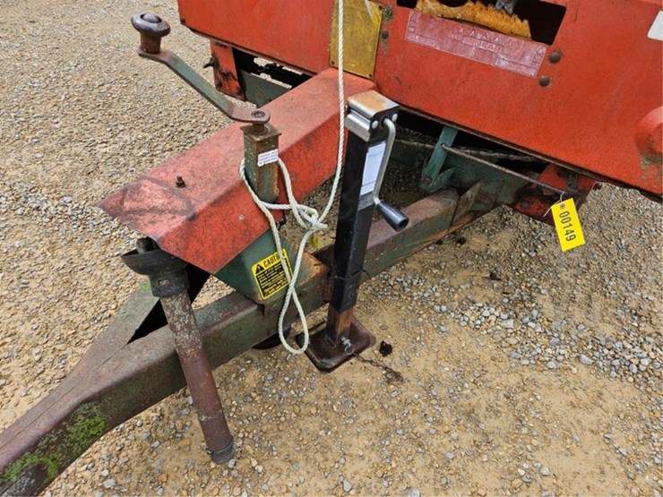 #149-•-new-idea-manure-spreader-image-11