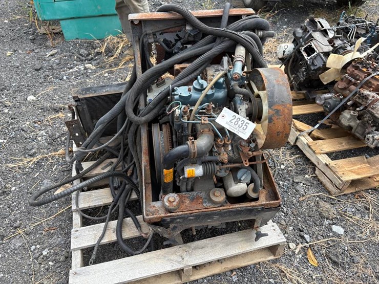 kubota-z482-2-cylinder-diesel-engine-image-1