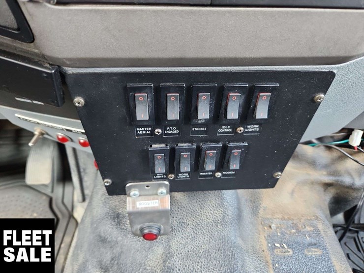 2016-ford-f550-image-16