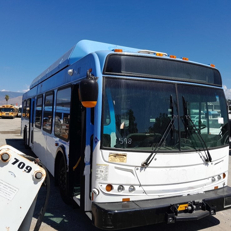 LOT#-- 2007 NEW FLYER C40LFR TRANSIT BUS