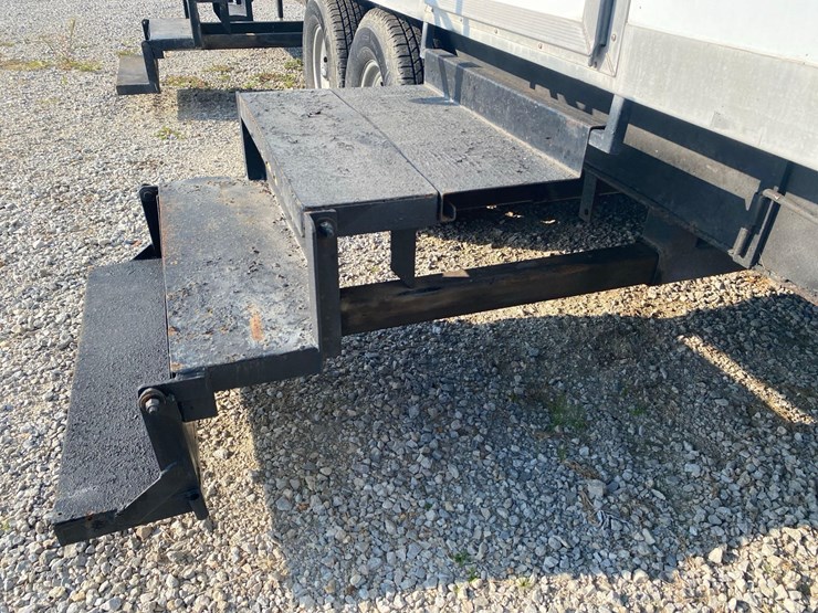 portable-wash-house-trailer-image-19