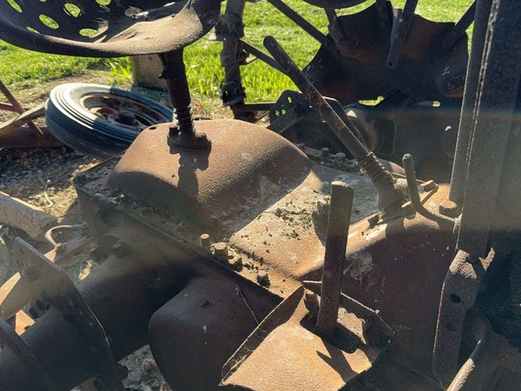 farmall-f-12-image-29