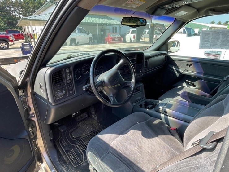 2002-chevrolet-1500-image-12