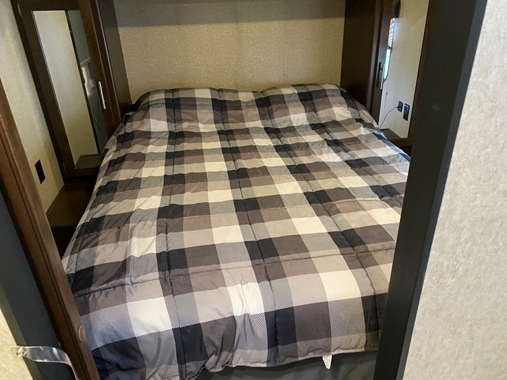 #3304-•-2016-cherokee-limited-274vfk-camper-(has-wi-title)-(three-lakes,-wi)-image-39
