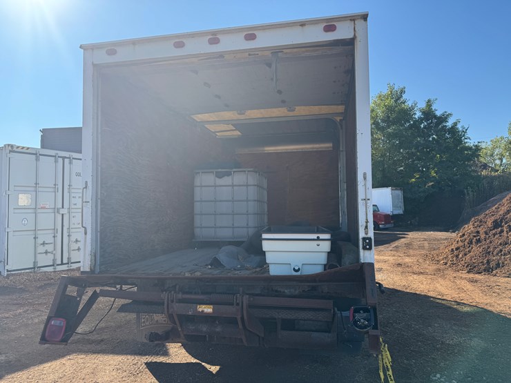 #3262-•-2002-chevy-c4500-box-truck-(has-wi-title)-(waukesha-wi)-image-6