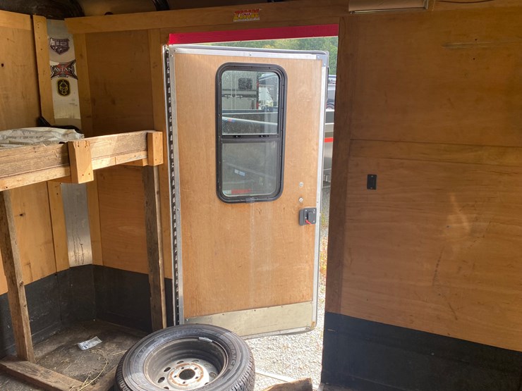 #3014-•-2011-middlebury-trailers-20'-tandem-axle-enclosed-trailer-(helenville,-wi)-(has-wi-title)-image-14